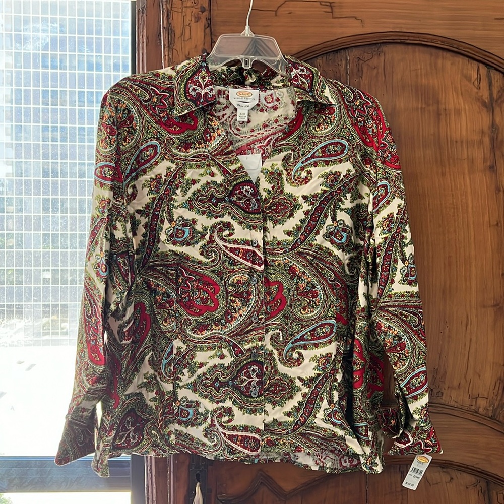 NWT Gorgeous silk blouse